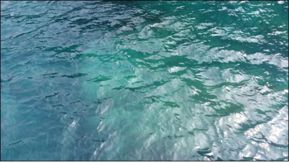 ▲에머랄드빛 바닷물