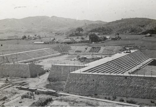 ▲공사가 한창인 전주종합경기장