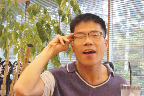 ▲ 지역언론 기자들이 지방정부를 좀 더 적극적으로 견제해 달라고 주문하는 이영광 시민기자.