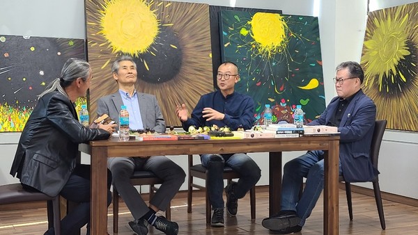 9월 28일 전주시 기린오피스텔 13층에서 열린 '한류의 역사'를 주제로 한 토론회 모습