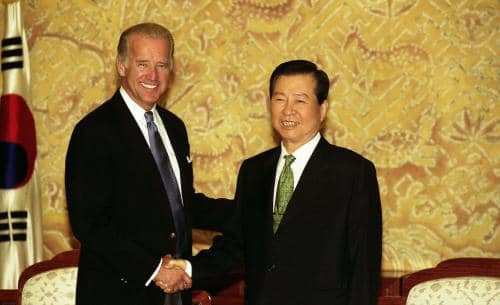 바이든과 김대중 전 대통령(사진= 대통령 기록실)