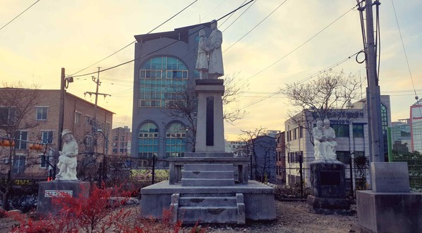 전주시 완산구 남노송동 507-1, 풍남초등학교 구정문 안 