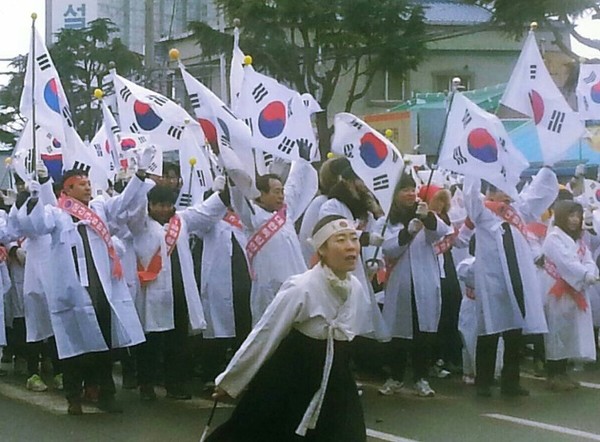 군산시 구암동산에서 2015년 펼쳐졌던 3.5 만세운동 재현 행사.