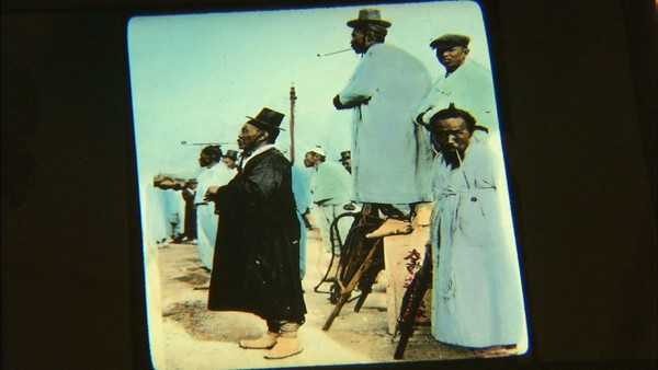 초창기 야구대회 관람하는 조선인들(출처=KBS)