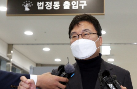 16일 전주지법에 출석한 이상직 의원.