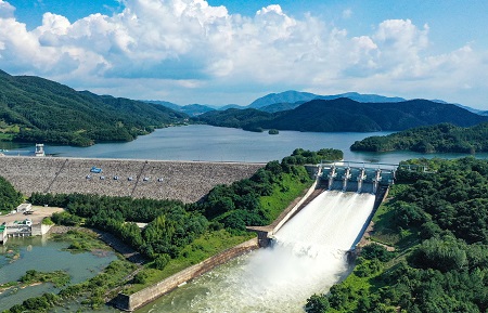 진안군 용담댐 전경.