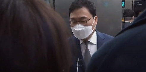 구속 중에 재판을 받고 있는 이상직 국회의원.