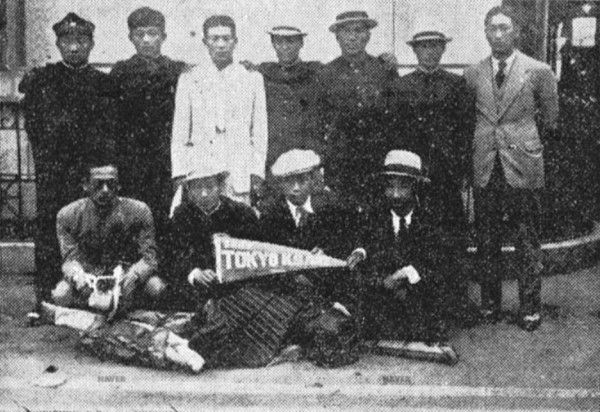 동경유학생 선수단 모국 방문 기념사진(출처=군산 야구 100년사)