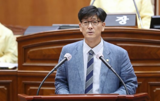 시정질의하는 서윤근 전주시의원