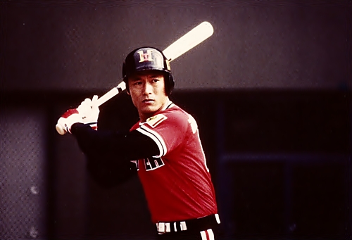 해태타이거즈 시절 김준환 선수의 멋진 스윙 폼(출처: 군산 야구 100년사)