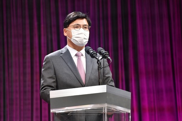 김의철 KBS 신임 사장이 10일 서울 영등포구 KBS본사 아트홀에서 취임사를 하고 있다.(KBS 제공)