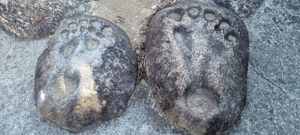 누가 남긴 자취일까...마고할미? 아니면 신선?