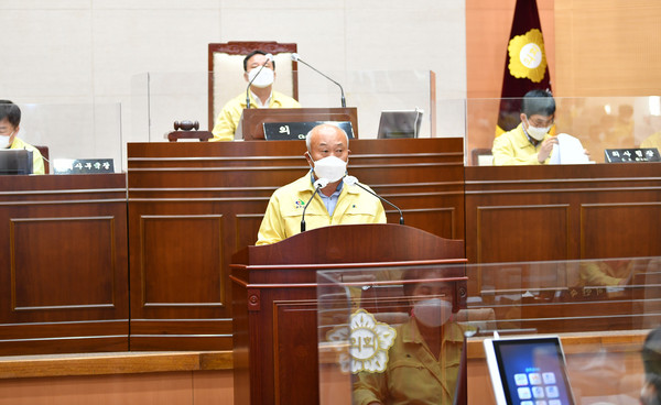 소완섭 전 의원이 2021년 10월 6일 완주군의회 제263회 임시회에서 5분 발언을 하고 있는 모습(자료사진)