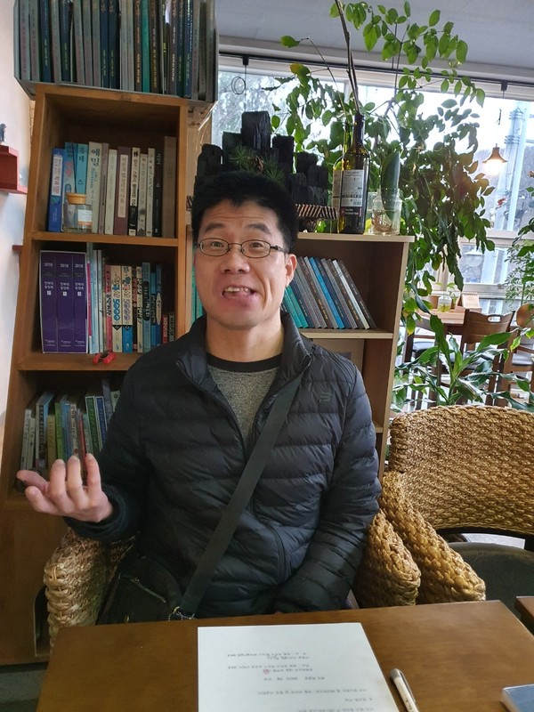                       전북의소리에 4월 1일부터 '온몸으로 묻는다'를 연재할 이영광 기자.