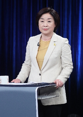 2017년 4월 23일 선관위 1차 TV토론 참석한 심상정 정의당 후보