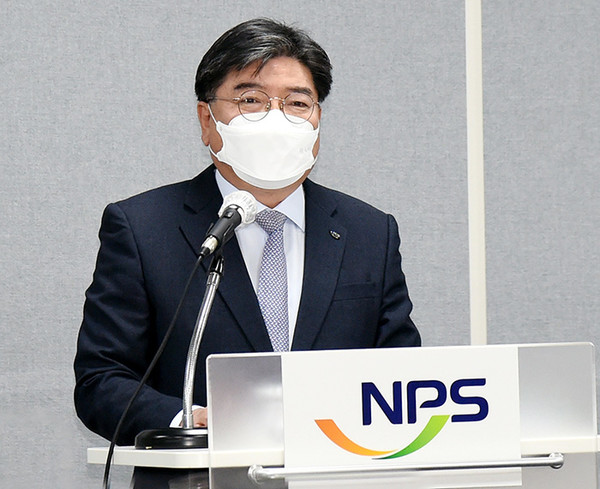 김용진 국민연금공단 이사장이 18일 사퇴 후 김동연 민주당 경기지사 예비후보 캠프에 합류했다.