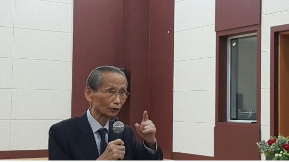 고 한승헌 변호사(2019년 전주에서 특강을 하고 있는 모습)