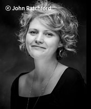 재클린 밀스(Jacquelyn Mills) 감독