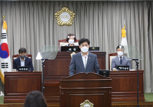 박철원 익산시의원 5분 발언 모습. (사진=익산시의회 제공)