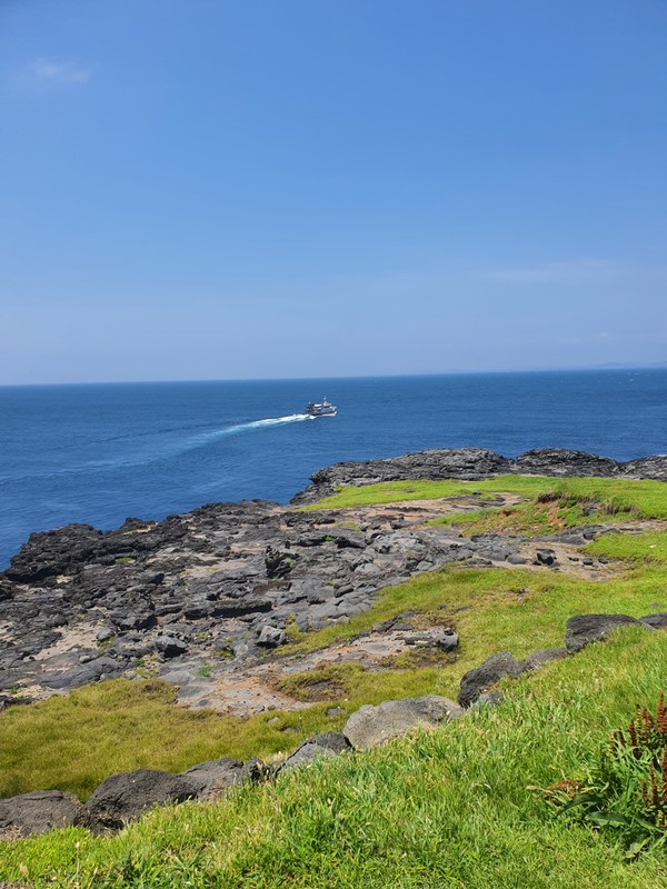 마라도를 떠나 모슬포항으로 향하는 배.