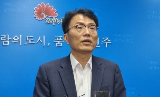 지난4월 7일 선거 브로커 실태를 폭로한 뒤 전주시장 예비후보직을 사퇴한 더불어민주당 이중선 전 예비후보