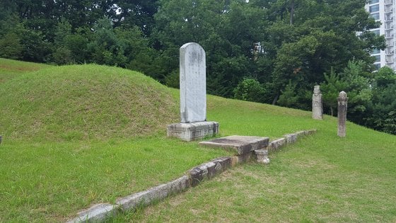 정암(靜菴) 조광조(趙光祖)의 묘.(자료사진)