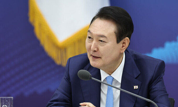 윤석열 대통령이 10월 27일 용산 대통령실 청사에서 생중계로 진행된 제11차 비상경제민생회의를 주재하고 있다.(사진=대통령실 제공)