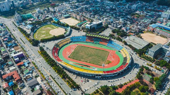 전주종합경기장과 주변 모습(사진=전주시 제공)