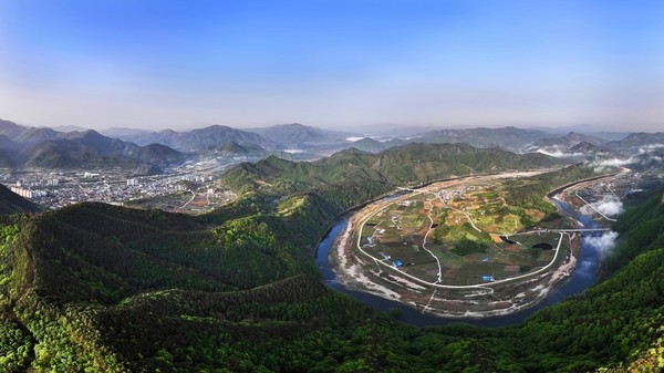 무주군 관광협의회는 16일 제2회 무주 전국 사진공모전 대상에 '아름다운 무주'를 선정했다.(사진=무주군 관광협의회 제공)
