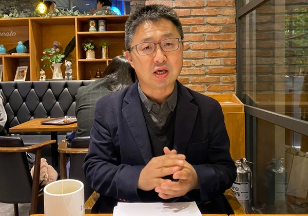 "윤석열 정부의 건강보험 정책 추진 의지가 말 뿐인지 행동으로 보일 것인지는 지켜봐야 한다”고 말하는 안기종 대표. 