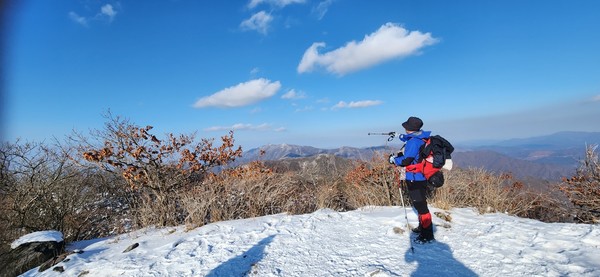 무주 덕유산 정상에서(사진=박용근 제공)