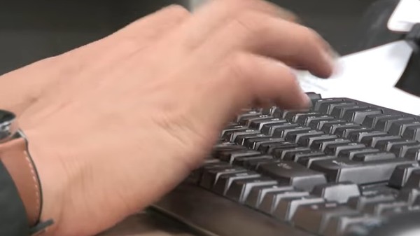 기사형 광고는 기사 형식을 띠고 있으며 편집상 기사와 구분되지 않는 경우가 많다.(자료사진)