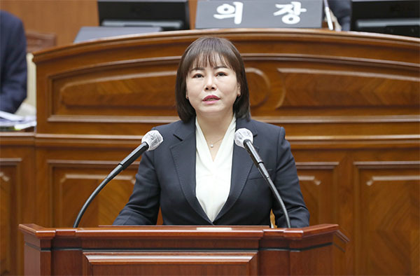 전윤미 전주시의원은 22일 전주시의회에서 열린 제399회 임시회 제4차 본회의 5분 발언에서 "전북은행이 고금리 정책을 유지하며 대출금리 인하에 모르쇠로 일관하고 있다”고 비판했다.