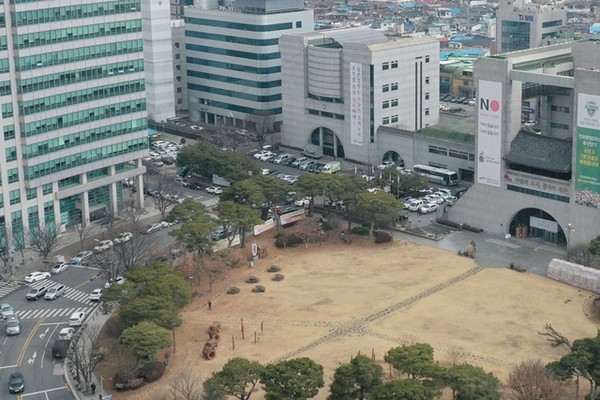 우범기 시장님, 전주의 얼굴 '노송광장' 주변을 주차장으로 만들다뇨?...현실을 직시하세요