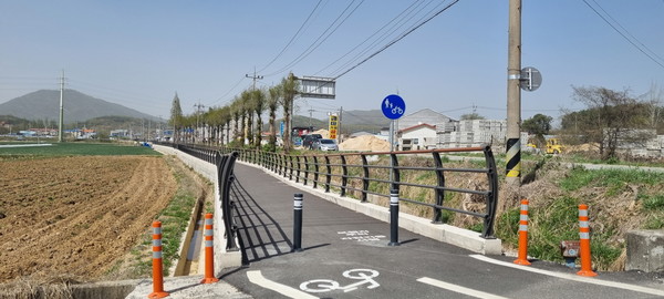 익산시는 지난 2021년 12월에 착공한 금마 사거리-백제왕궁 자전거길이 개통됐다고 18일 밝혔다.(사진=익산시 제공)