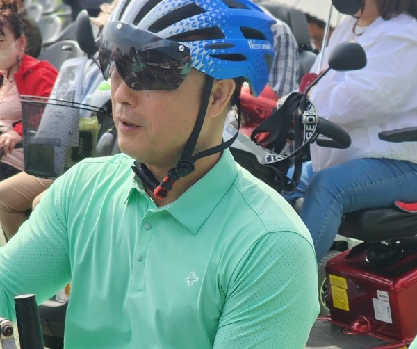 김준형 센터장은 "장애는 육체의 감옥이라고 말하지만 휠체어사이클이 그 감옥에서 해방시켰다"고 말한다. 이번 국토 종단의 지휘를 맡게 된다.(사진=서치식)