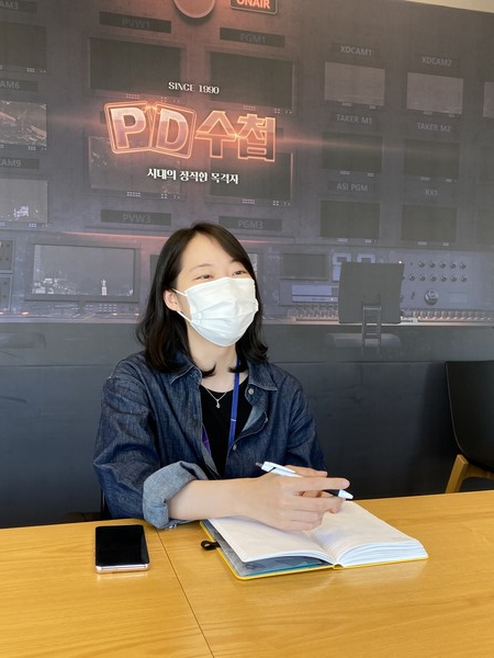 "피해자들이 공통으로 말하는 게 정조은은 무대에서 퍼포먼스를 잘하는 사람이었다"고 말하는 전서진 PD