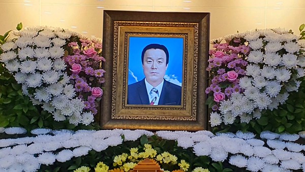 MBC 아나운서 공채 1기로 입사해 전주MBC 등 지역에서 30여년 동안 방송인으로 활동을 해오다 퇴직 후에는 지역 일간지에서 임원으로 10여년 동안 헌신해 온 김용 선생이 3일 오전 7시께 숙환으로 별세했다. 