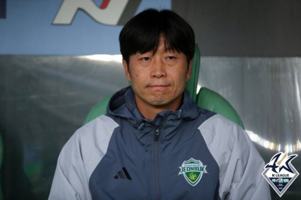 팀의 숭리를 이끈 전북 현대 김두현 감독 대행(사진=한국프로축구연맹 제공)