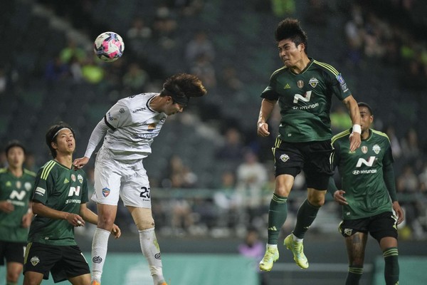 전북 현대 모터스는 29일 포항 스틸야드에서 열린 하나원큐 K리그1 2023 15라운드 포항 스틸러스와 맞대결에서 0:1로 패했다.(사진=전북 현대 제공)
