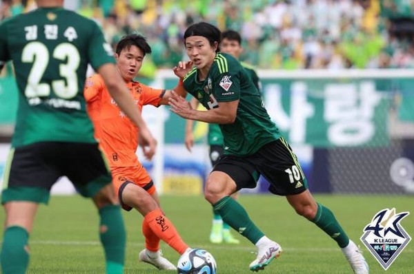 멀티골 터트리며 팀에 승리 안긴 조규성(사진=프로축구연맹 제공)