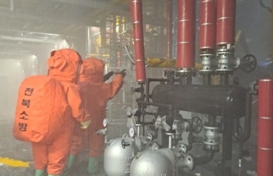 14일 오후 4시 14분께 군산시 오식도동의 이차전지 제조공장인 천보BLS에서 가스 누출 사고가 두 번째 발생했다.(사진=전북소방본부 제공)