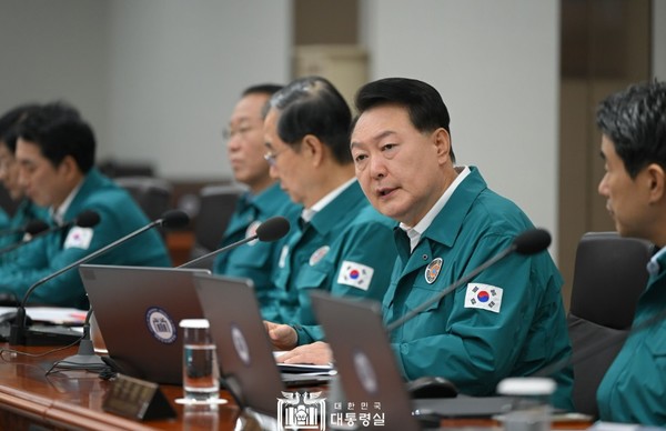 윤석열 대통령이 18일 '2023년도 제29회 국무회의'를 주재하고 있는 모습.(사진=대통령실 제공)