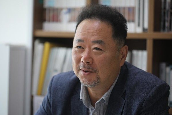 ’MBC를 날리면‘ 이란 책을 출간한 박성제 전 MBC 사장(사진=박성제 제공)