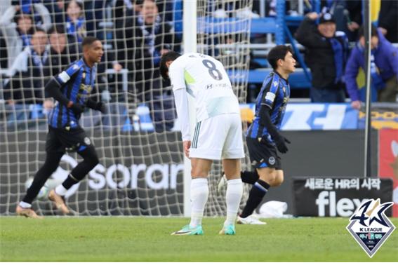 선제골을 터트린 인천의 김도혁(사진=한국프로축구연맹 제공)