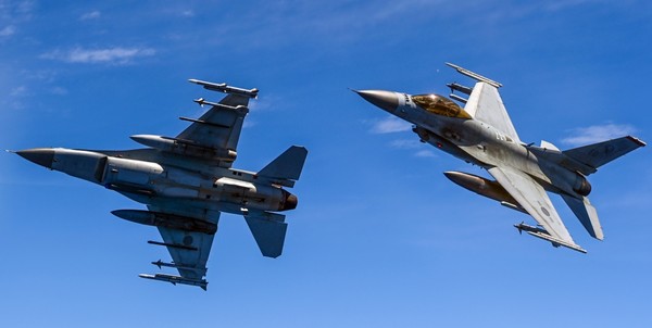 F-16 전투기 비행 훈련 모습.(사진=공군 홈페이지 캡처, 이 사진은 기사 내용과 관련이 없음)