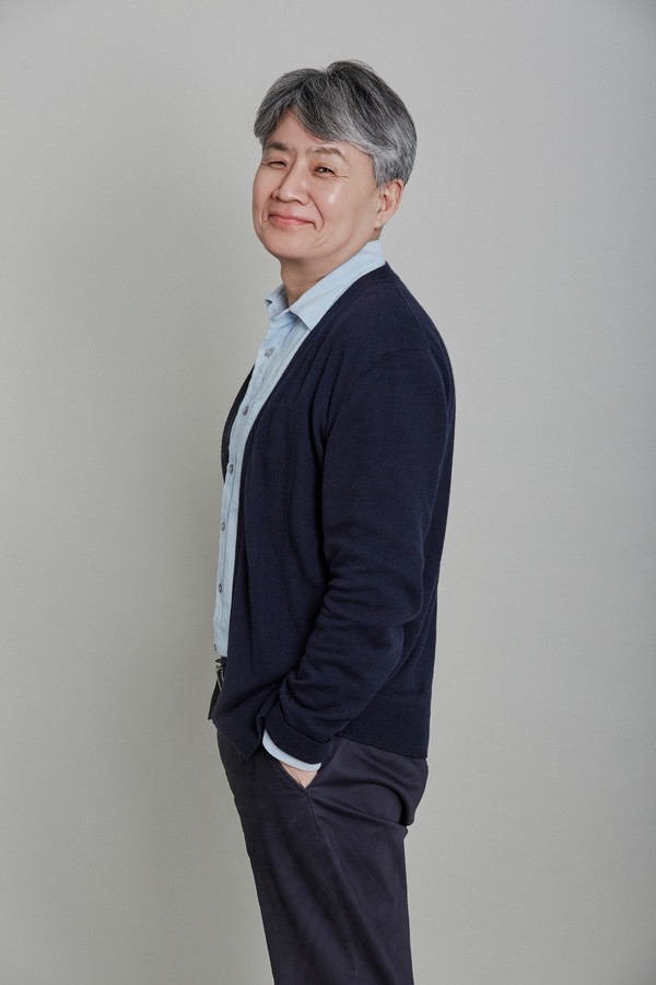 ‘강원국x김민식 말하기의 태도’란 책을 최근 출간한 강원국 작가.(사진=강원국 제공)