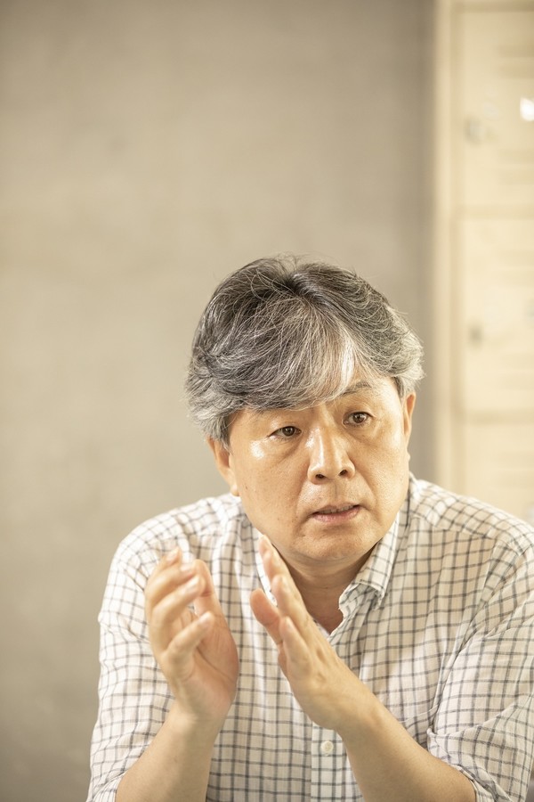 "챗GPT 시대를 맞아 질문 능력이 앞으로는 굉장히 중요해질 거라고 본다"고 말하는 강원국 작가.(사진=강원국 제공)