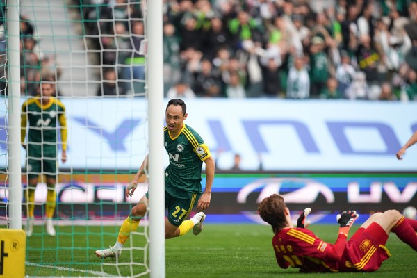 전북 현대는 30일 전주월드컵경기장에서 열린 하나은행 K리그 1 2024 4라운드 울산 HD와 맞대결에서 2-2 무승부를 거뒀다.(사진=전북 현대 제공)