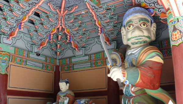 보물로 지정된 완주 송광사 금강문 내부 전경.(사진=문화재청 제공)